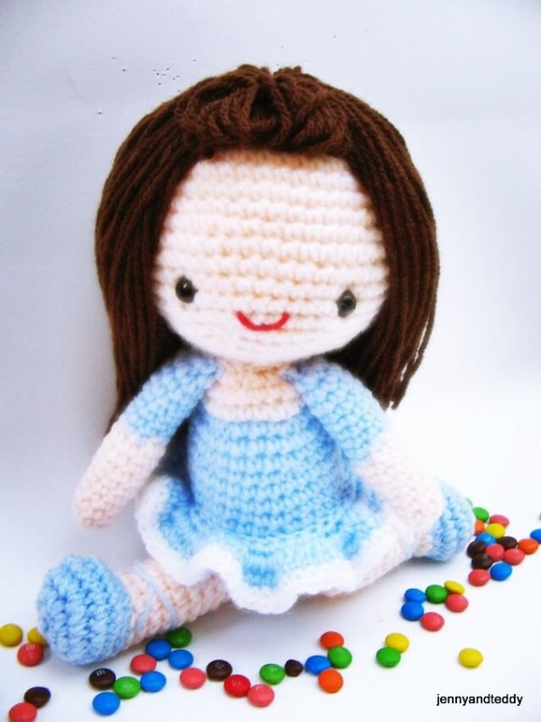 Bella Ballerina - These free crochet doll patterns are a mix of amigurumi patterns and other techniques. Create your own world with dolls that will take you on a journey. #AmigurumiPatterns #CrochetDollPatterns #FreeCrochetPatterns