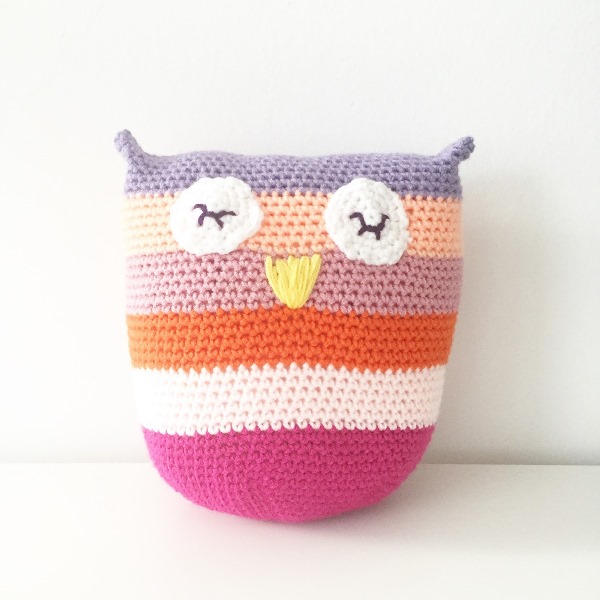 Crochet Owl Cushion - These crochet pillows are fun and an adventure to make. If you’re looking for creative kids pillows, this list will be your go to. #CrochetPillowPatterns #CrochetPatterns #CrochetAddict