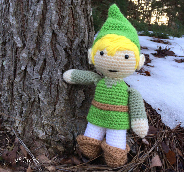 Legend of Zelda Link Amigurumi - These free crochet doll patterns are a mix of amigurumi patterns and other techniques. Create your own world with dolls that will take you on a journey. #AmigurumiPatterns #CrochetDollPatterns #FreeCrochetPatterns