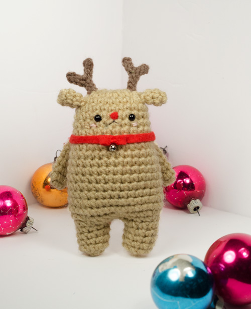 Christmas Reindeer - Fill this holiday season with crochet toy projects that will fill your home with more joy than ever before. #crochettoys #christmastoys #crochetamigurumi