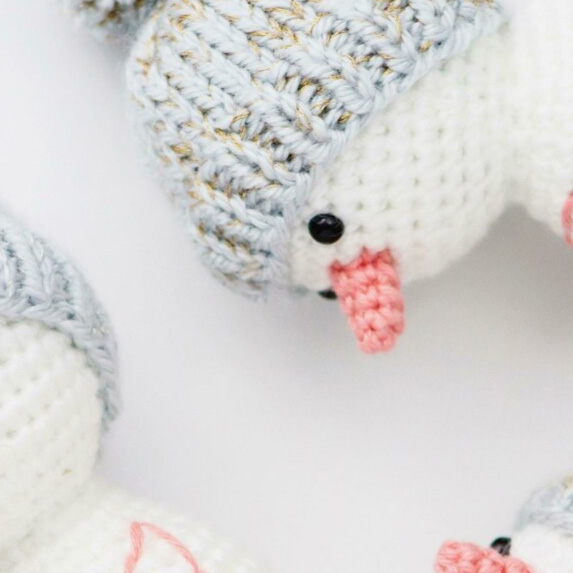 Snowman Friends - Fill this holiday season with crochet toy projects that will fill your home with more joy than ever before. #crochettoys #christmastoys #crochetamigurumi